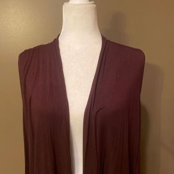 Design by Olivia Brown Vest Size XL - Picture 3 of 9